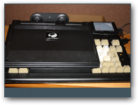 Speakers Behind LCD  » Click to zoom ->